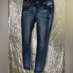 Miss Me Saddle Stitch Skinny Jeans – Size 27